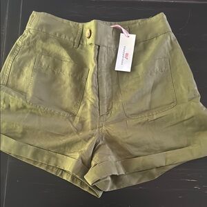Vineyard Vines High Waist Green Shorts Relaxed Fit new with tags size 6